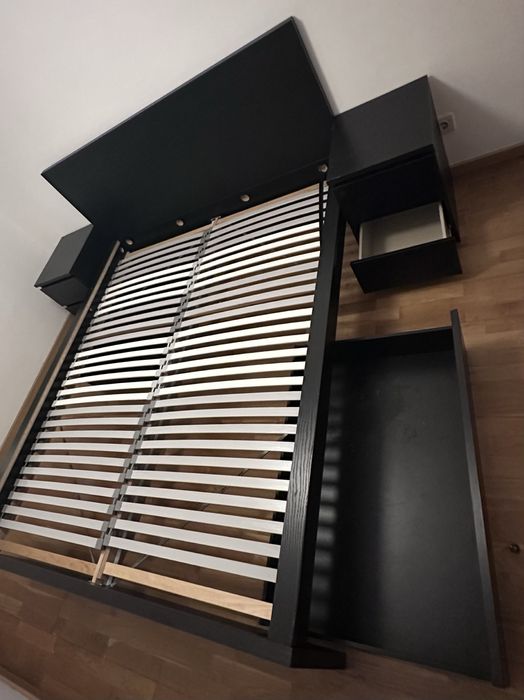 Cama Casal Grande Malm com 2 gavetões