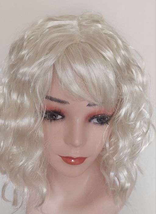 Krótka peruka cosplay anime