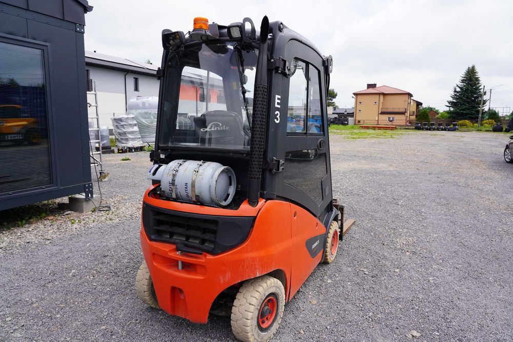 Wózek widłowy Linde H16 391-01 EVO / Fenwick H16 z 2019 roku. - Pełna kabina