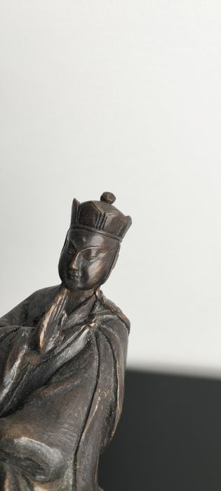 Escultura em bronze
