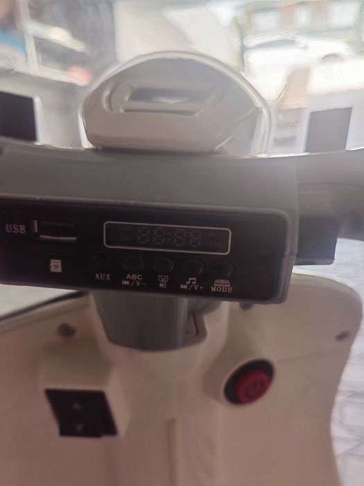Moto eléctrica de criança