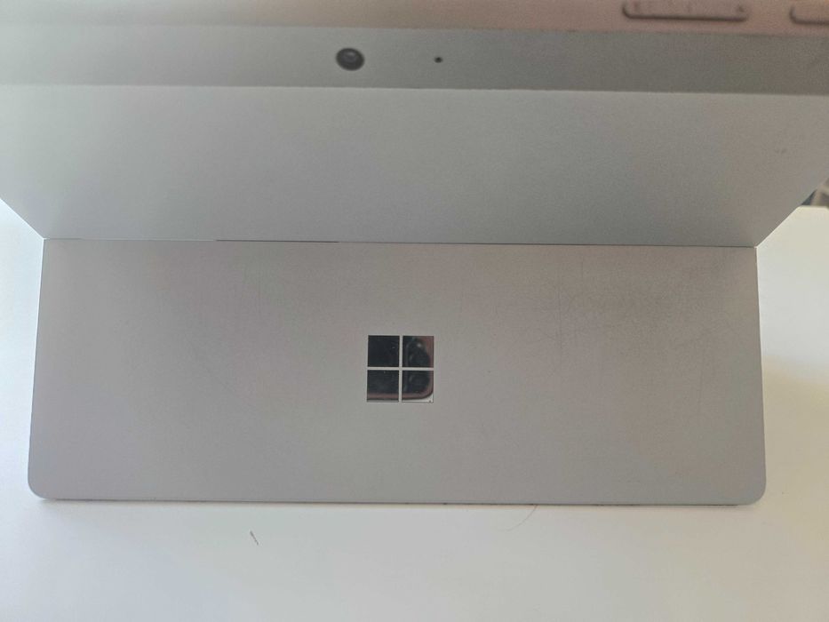 Microsoft Surface Go 2 + oferta de teclado original.