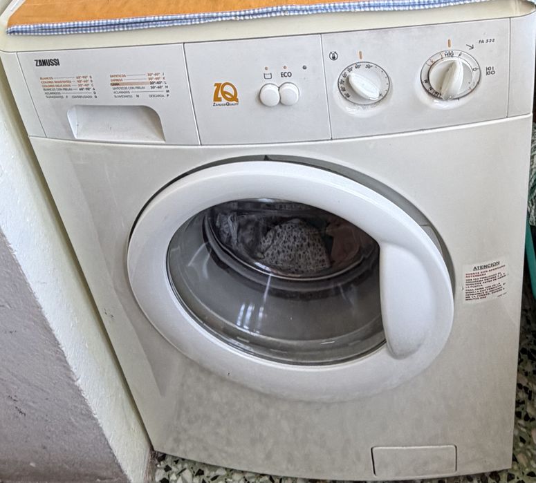 Máquina de lavar roupa Zanussi