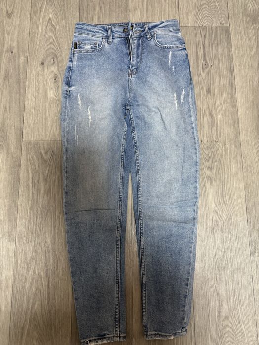 Джинси жіночі Levi’s 26, Mango 36