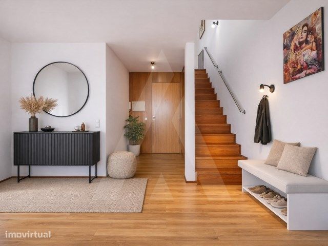 Apartamento T2 duplex com 2 Lugares de garagem em Aveiro — Glória E Vera Cruz, Aveiro