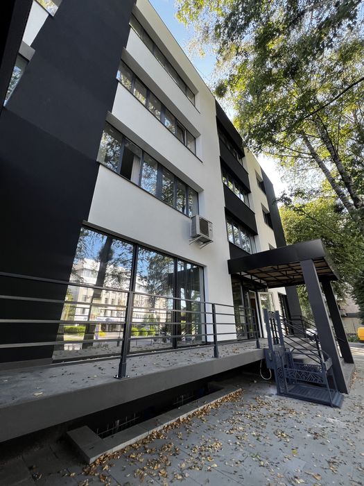 Продаж комерційних приміщень у центрі міста - Вид 5