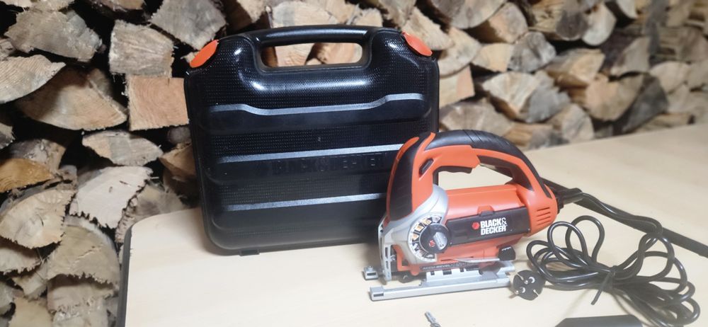 Serra Tico-Tico Black & Decker 620W (Autoselect) + Mala Original