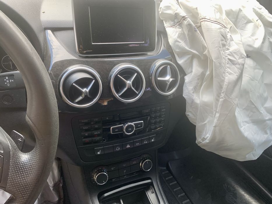 Mercedes B180 CDI automat 2012 POWYPADKOWY uszkodzony na części