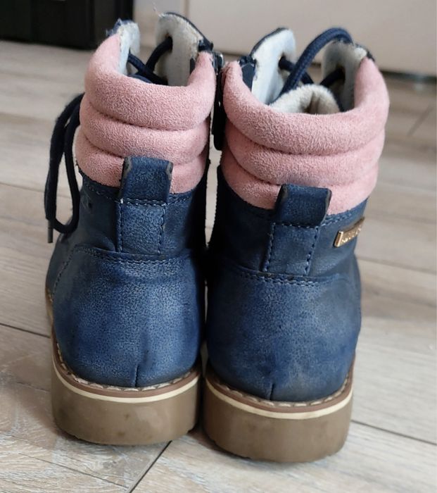 Sprzedam jesienne kozaczki 33