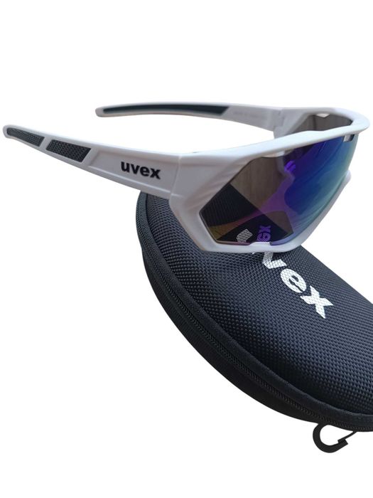 Okulary sportowe UVEX UV400 – białe z czarnymi akcentami