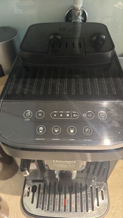 Maquina café Delonghi Magnifica Evo