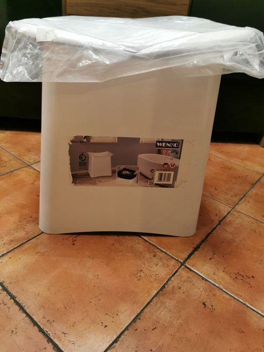 Siedzisko Wenko Wing. Nowe w folii