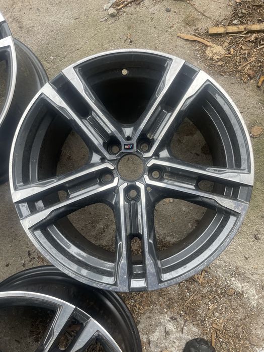 4x felgi Bmw 1 F40 18cali