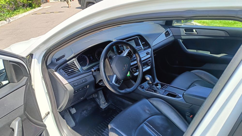 Авто в оренду Hyundai Sonata