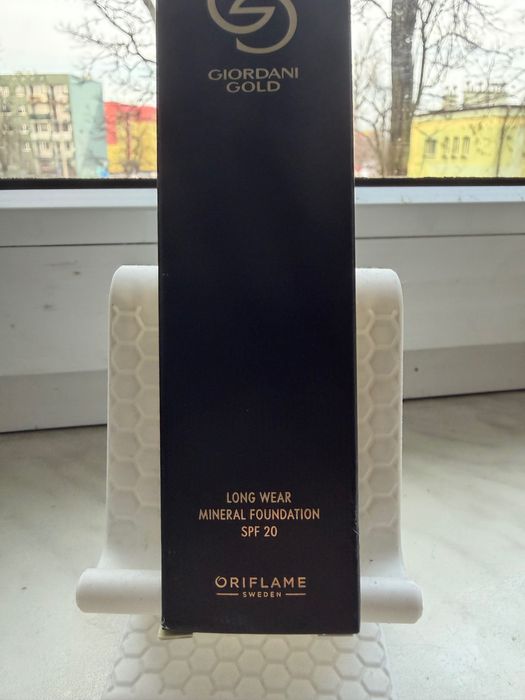 Trwały podkład mineralny Giordani Gold z Oriflame