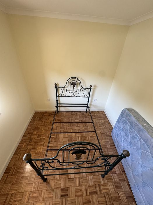 Cama solteiro ferro