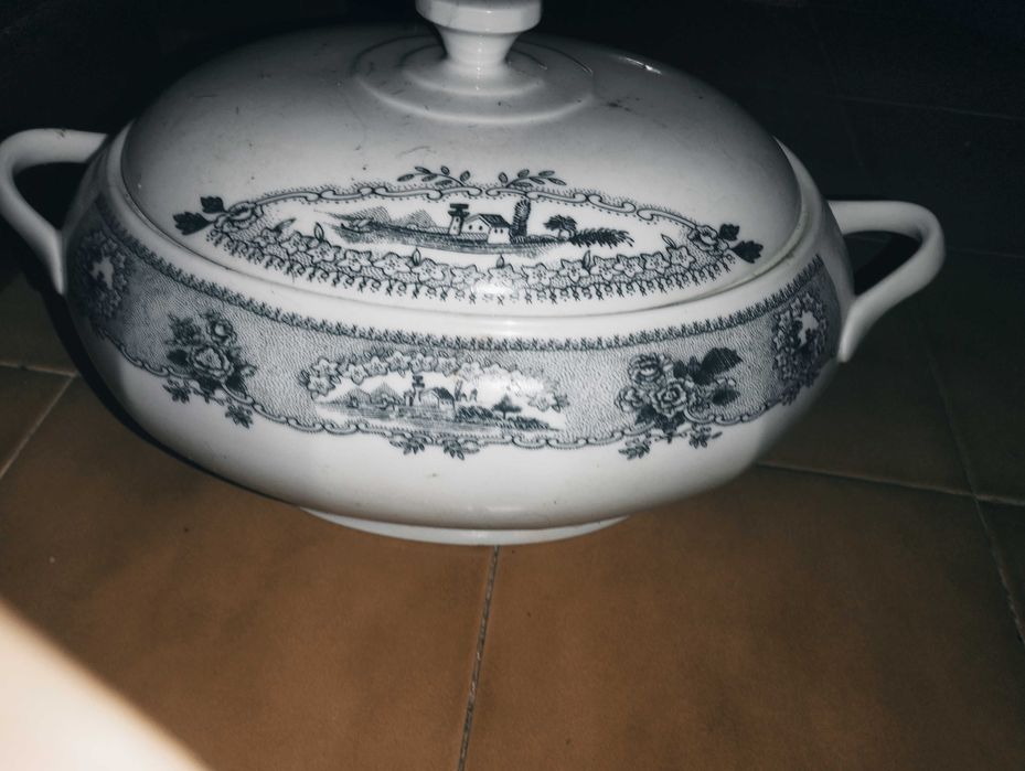 Conjunto Terrina e Travessa azul da Aguicera