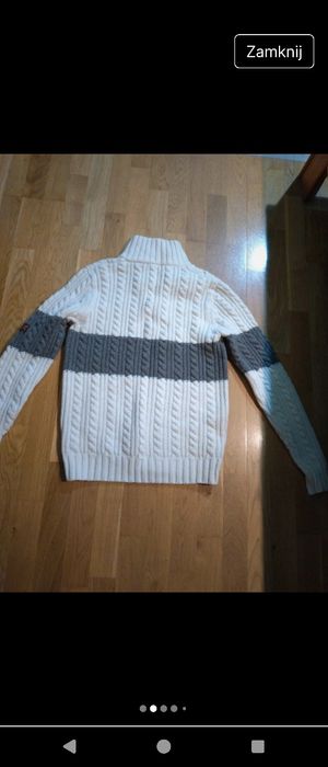 Gruby sweter z paskiem