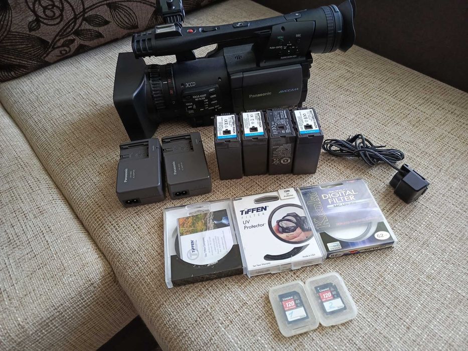 Продам професійний камкодер PANASONIC AG-HMC154ER