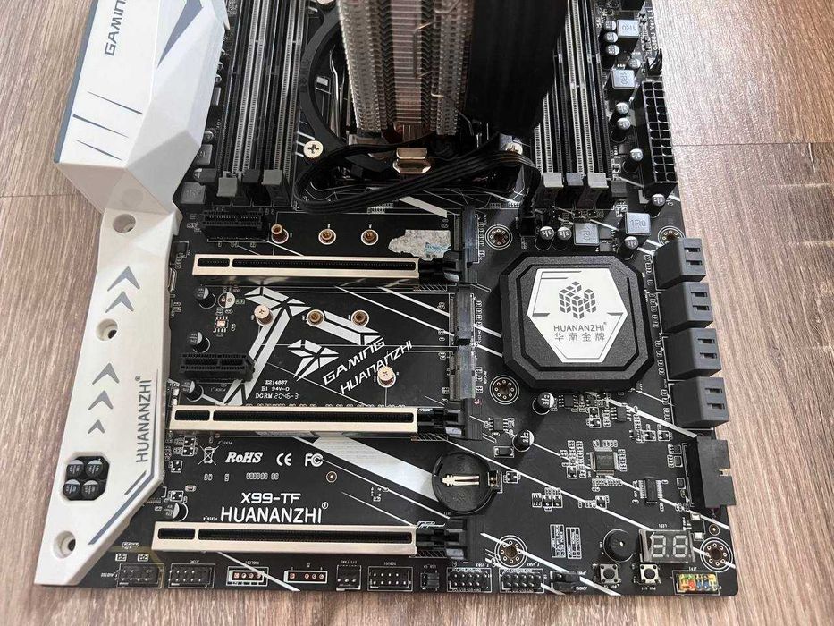 Материнська плата huananzhi x99 + Xeon 2678v3 (3.3 ГГц 12-ядер / 24-потока) + баштовий кулер на 4 трубки