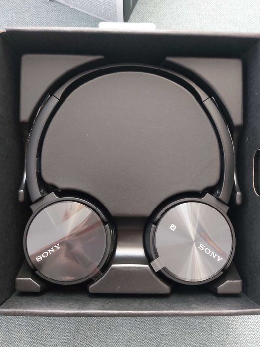 Auscultadores sem fios Sony MDR-ZX330BT em preto