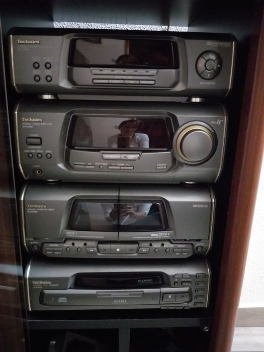 Hi-Fi Technics de 5 CD'S +Radio+Cassetes+ Móvel64552060469251120