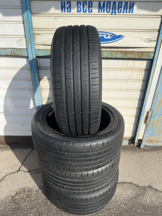 Комплект літніх шин 235/45/R18