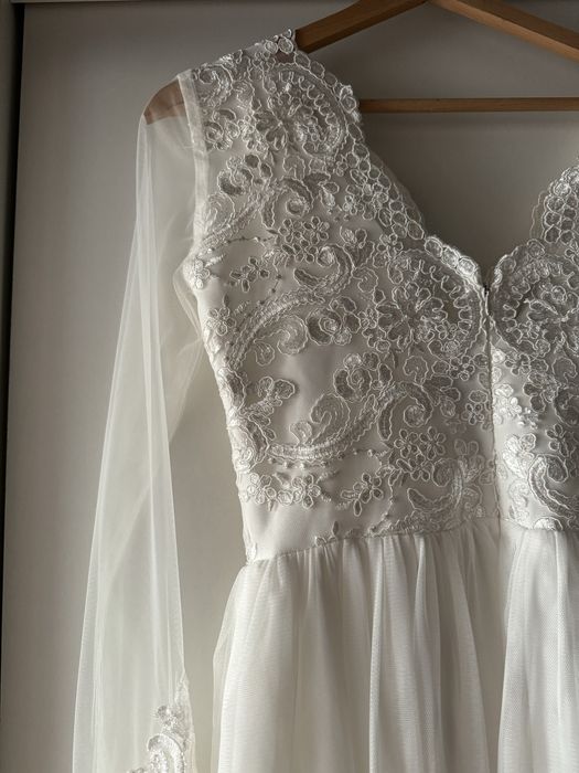 Suknia ślubna biała koronka
