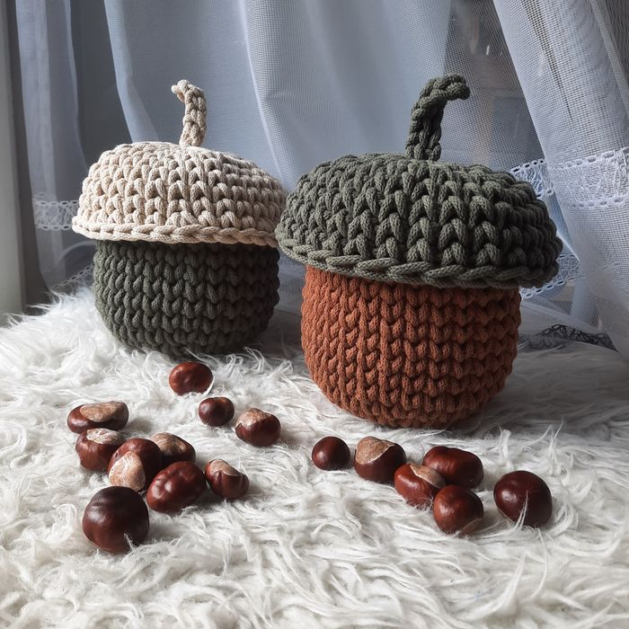 Koszyk z przykrywką żołądź z czapeczką na szydełku handmade jesienny