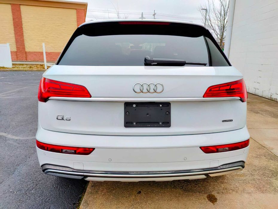Audi Q5      2021