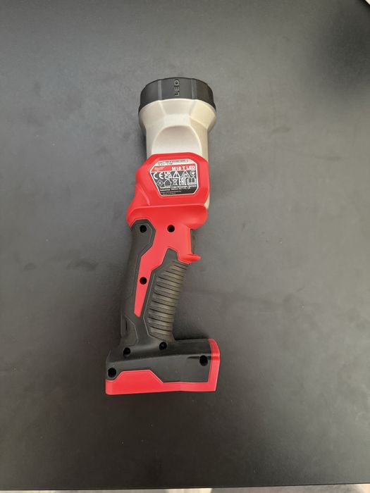 Фонарик milwaukee