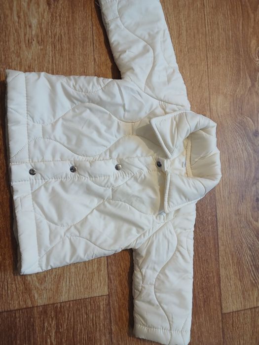 Курточка весна -осінь.