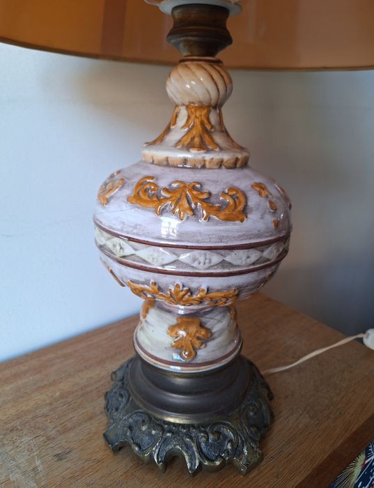 Candeeiro de mesa, muito antigo