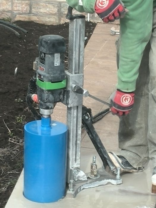 Свердління отворів, демонтажні роботи.