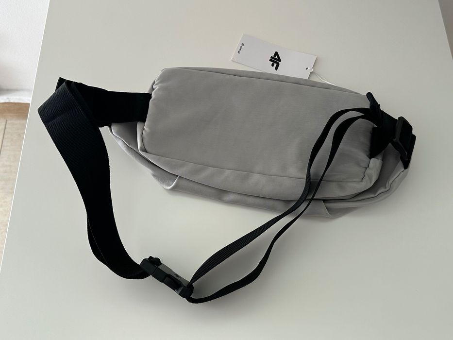 nowa nerka 4F sportowa