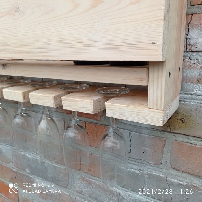 Продам винную полку из натурального дерева