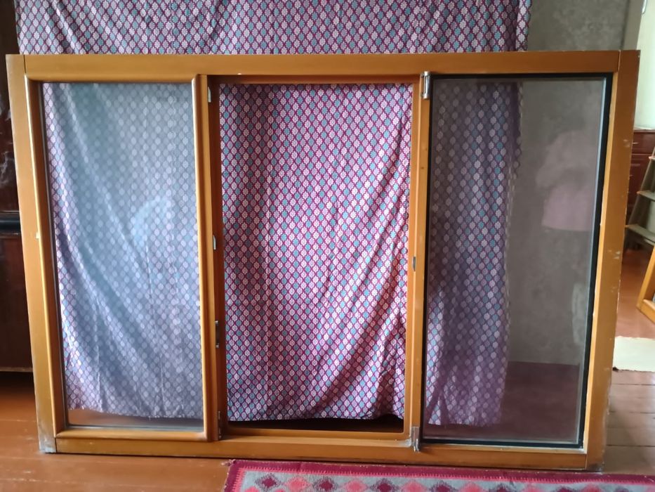 Окно деревянное со стеклопакетом