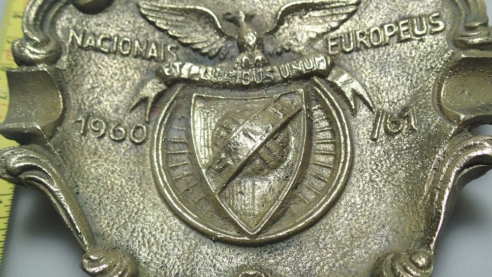 Cinzeiro em Bronze do Sport Lisboa e Benfica