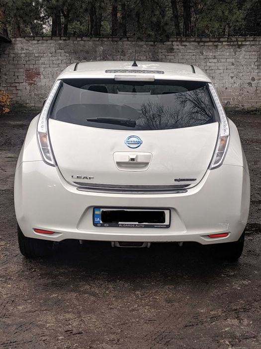 Оренда авто Nissan Leaf 30 кВт