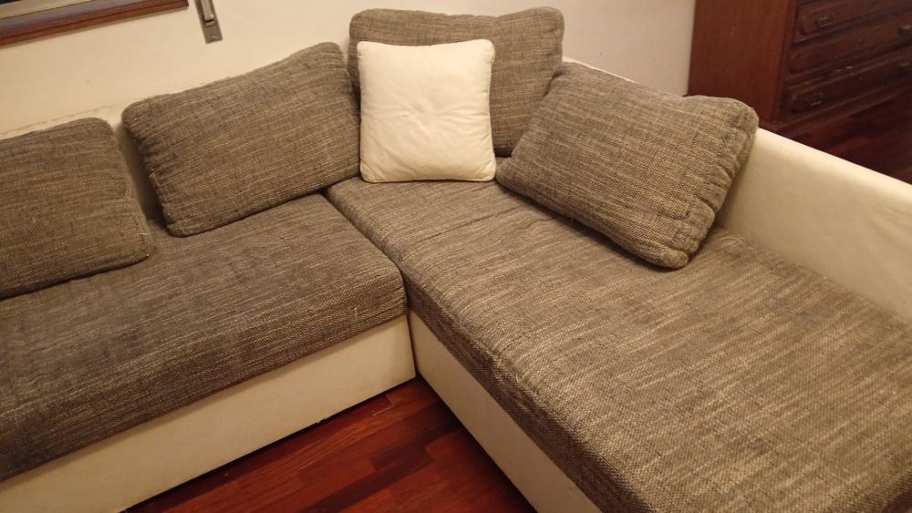 Sofá usado, motivo da venda; vou me mudar ele é muito grande.