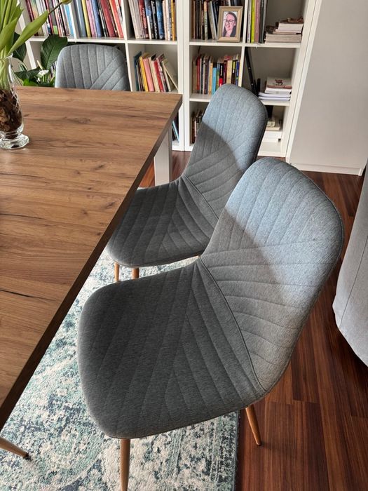 Mesa de jantar com 6 cadeiras modernas