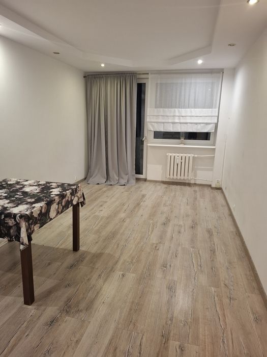 Wynajmę 2 pokojowe mieszkanie z balkonem