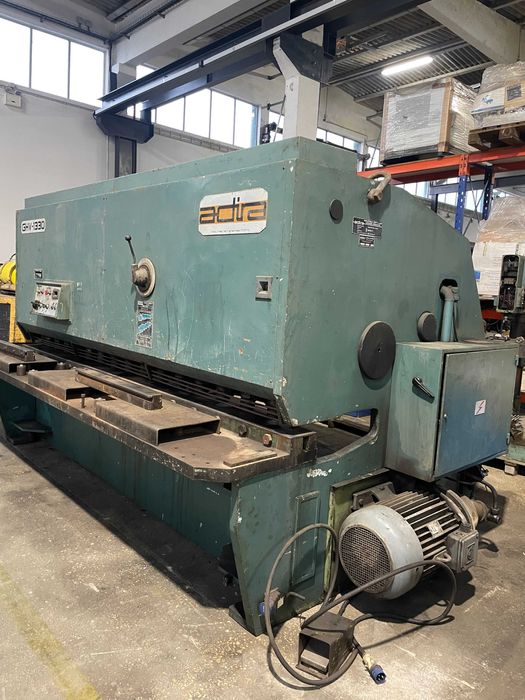 Guilhotina Hidráulica ADIRA GHV-1330 usada