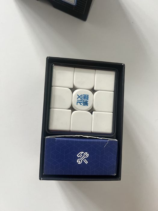 Кубик рубика магнітний Moyu Weilong V10 Uv coating springs version
