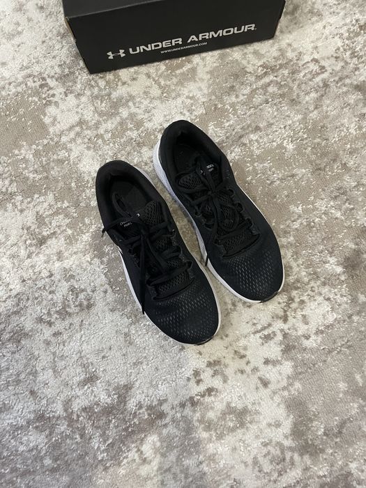 Кросівки чорні жіночі