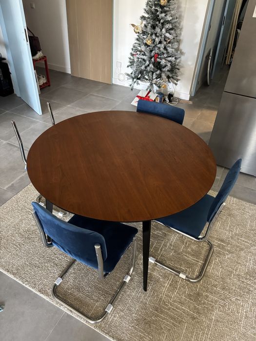 Mesa de Jantar Laredout