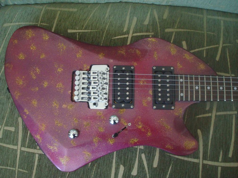 Продам электрогитару