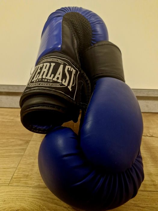 Перчатки боксёрские