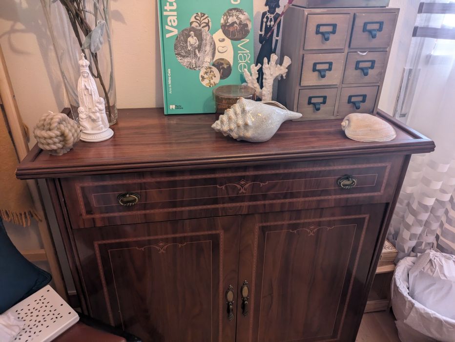 Sapateira em madeira contraplacada