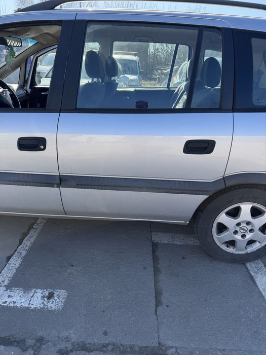 Drzwi Opel Zafira A Z147 przód tył